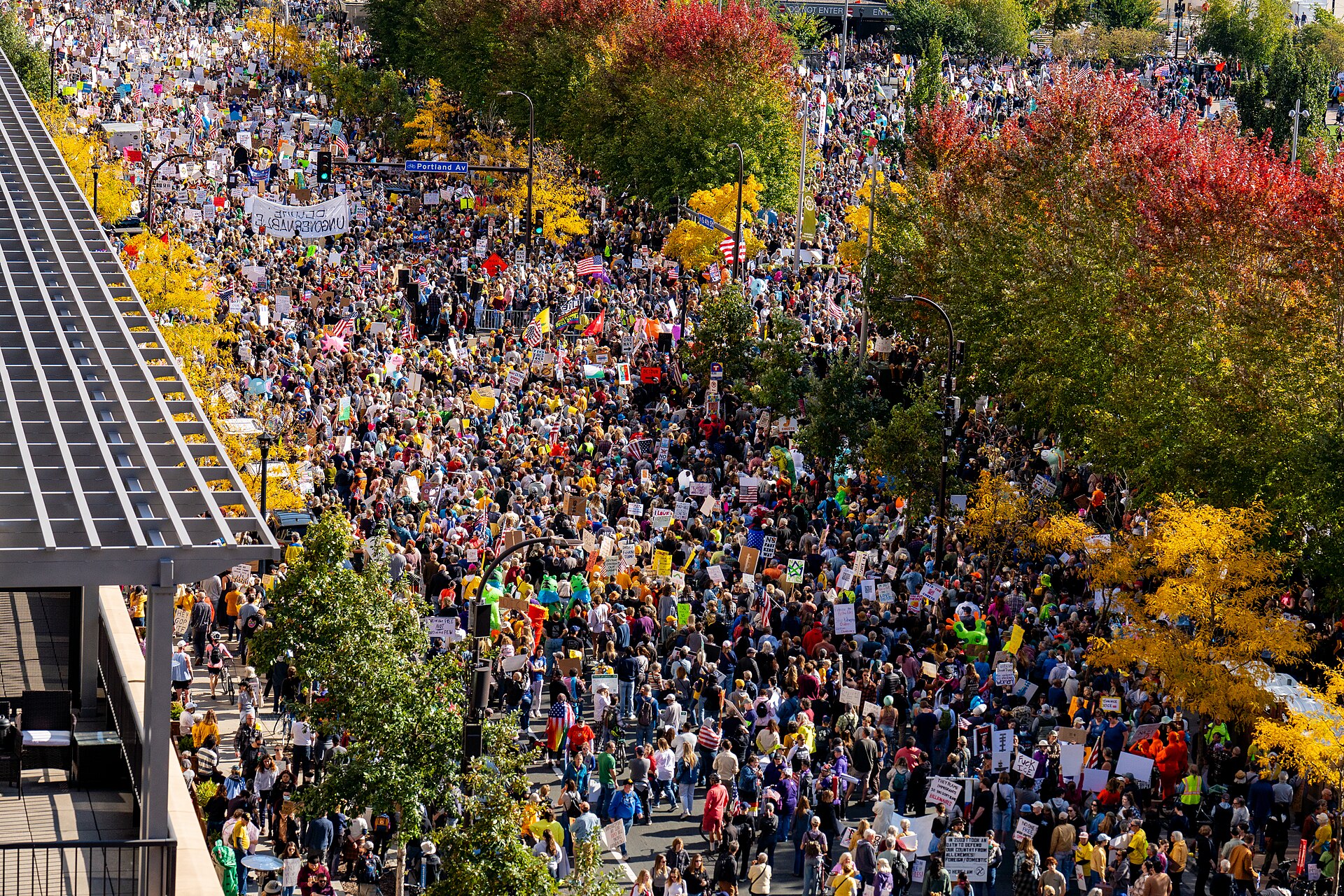 Thousands_join_No_Kings_protest_in_Downtown_Minneapolis