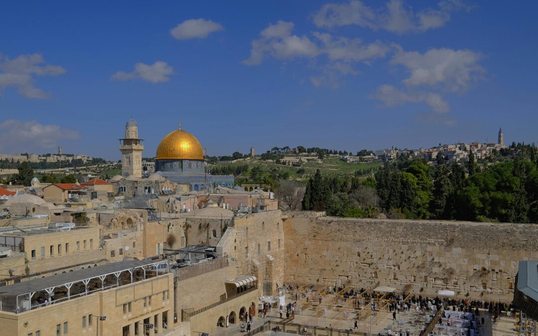 Rabbi Yaakov Menken and Rabbi Jonathan Guttentag in the Jerusalem Post: Western Wall debate must not overshadow prayer, unity during times of war